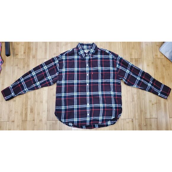 Levi's Flannel Shirt Relaxed Fit Red Check Tartan Plaid Womens Small Long Sleeve - Picture 2 of 12